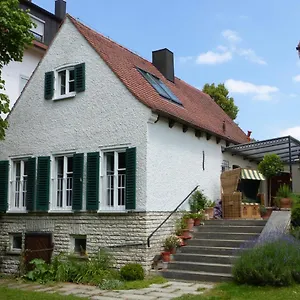 Alojamento de Acomodação e Pequeno-almoço Unter Den Linden, Nördlingen